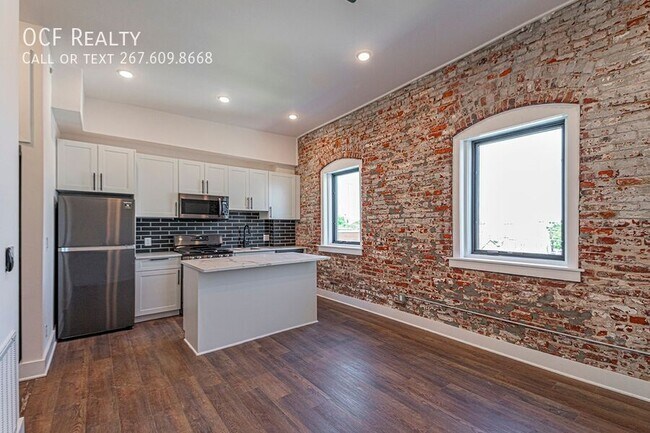 Building Photo - 1211 Bainbridge St