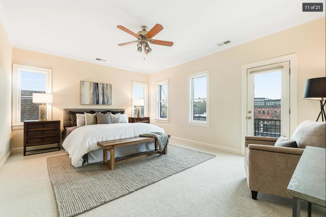 Building Photo - INCREDIBLE HUGE LUXURY CONDO LAKEVIEW/SOUT...