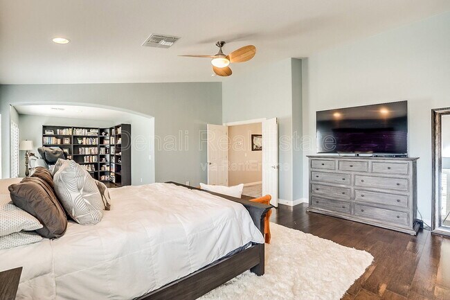 Building Photo - 7543 E Kael Cir