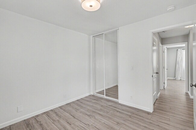 Building Photo - 3143 Shriver Dr