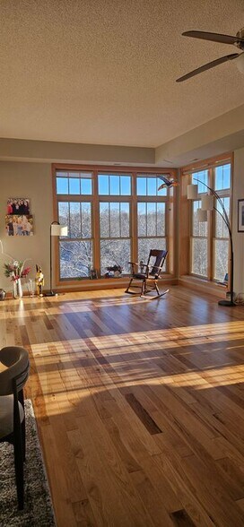 Building Photo - 2201 Village Ln