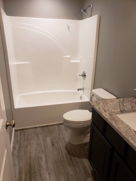 Building Photo - 1208 Gemstone Pointe Dr