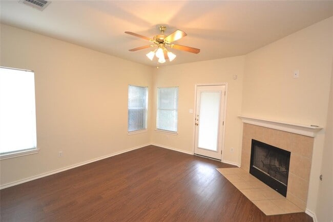 Building Photo - 716 Northcreek Dr