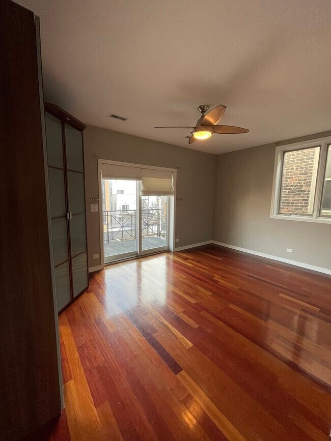 Building Photo - 1457 N Ashland Ave