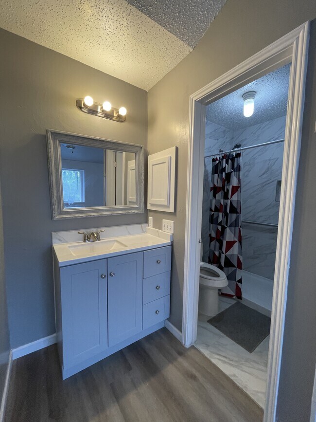 Building Photo - 2730 Mud Lake Dr