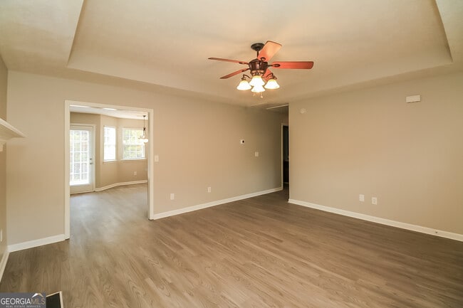 Building Photo - 7 Mineral Springs Ct