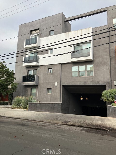 Building Photo - 11925 Kling St