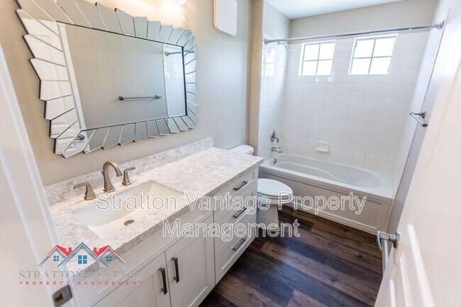Building Photo - 11680 E Sahuaro Dr