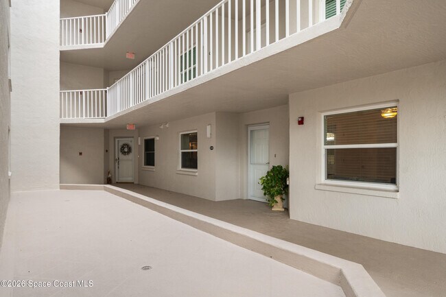 Building Photo - 8700 Ridgewood Ave