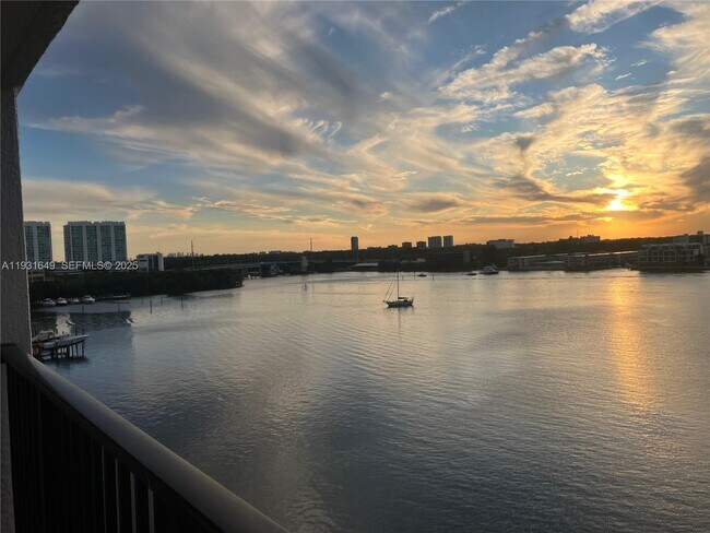 Building Photo - 17150 N Bay Rd