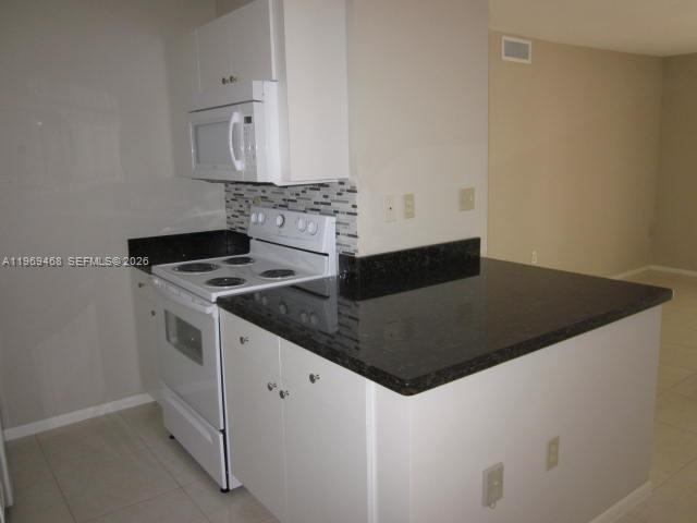 Building Photo - 10738 N Kendall Dr