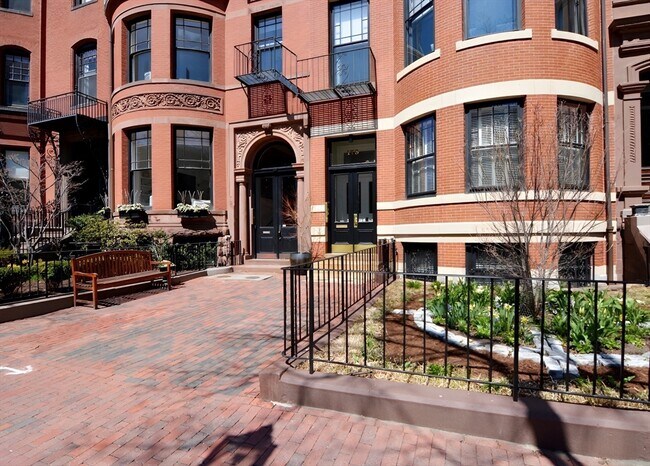 Building Photo - 179 Marlborough St