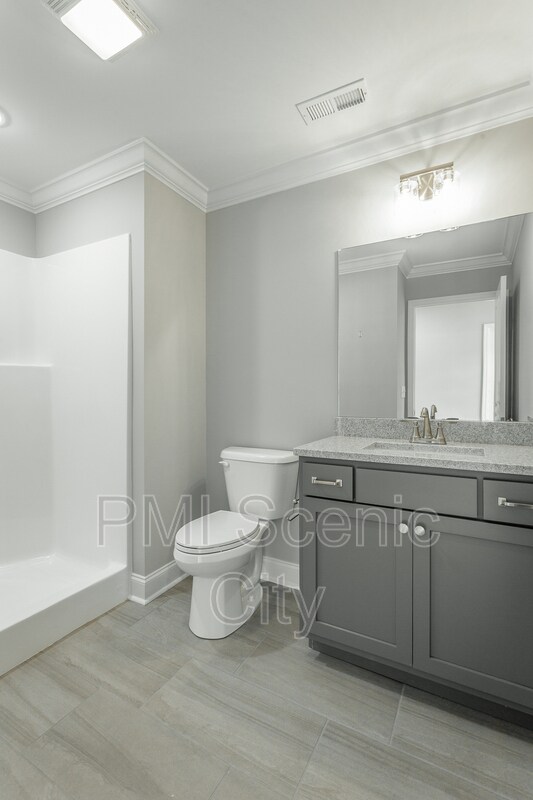 Building Photo - 591 Bellingham Dr NE