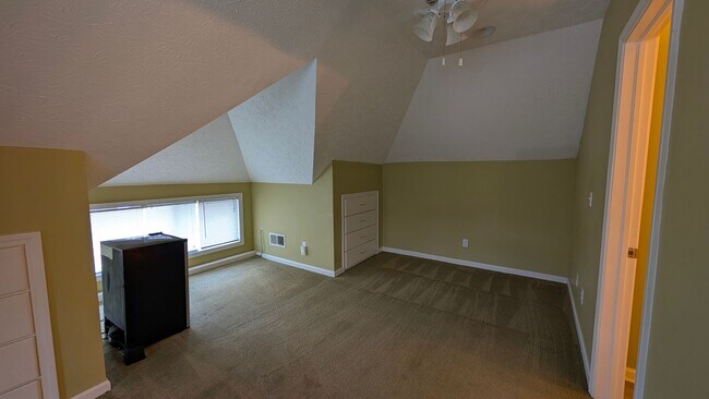 Building Photo - 1268 Clifton Prado