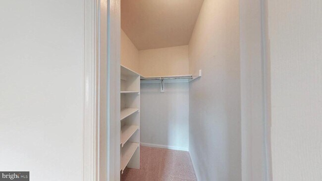 Building Photo - 200 Sulgrave Ct