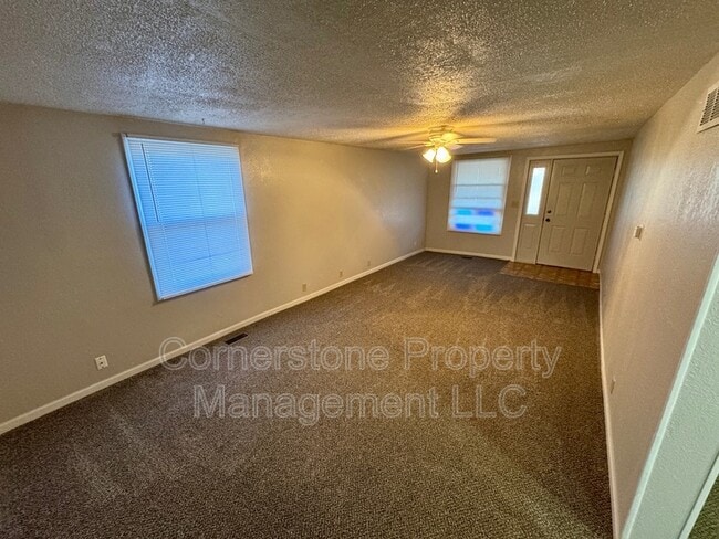 Building Photo - 1307 Elm St