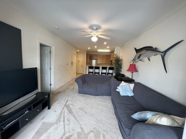 Building Photo - Condo