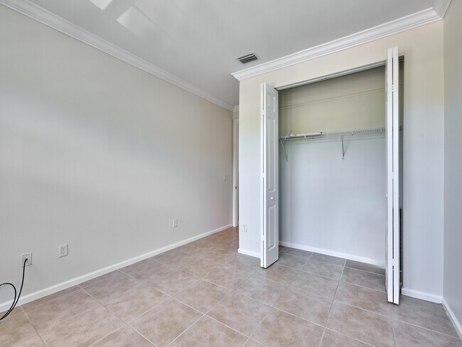 Building Photo - 6436 Bella Cir