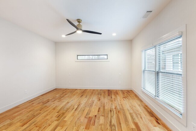 Building Photo - Conveniently Located 4bd/3ba Home Minutes From ATLBeltLine w/ Private Backyard!