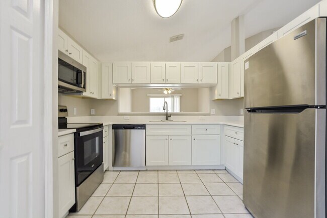 Building Photo - 778 Brightview Dr