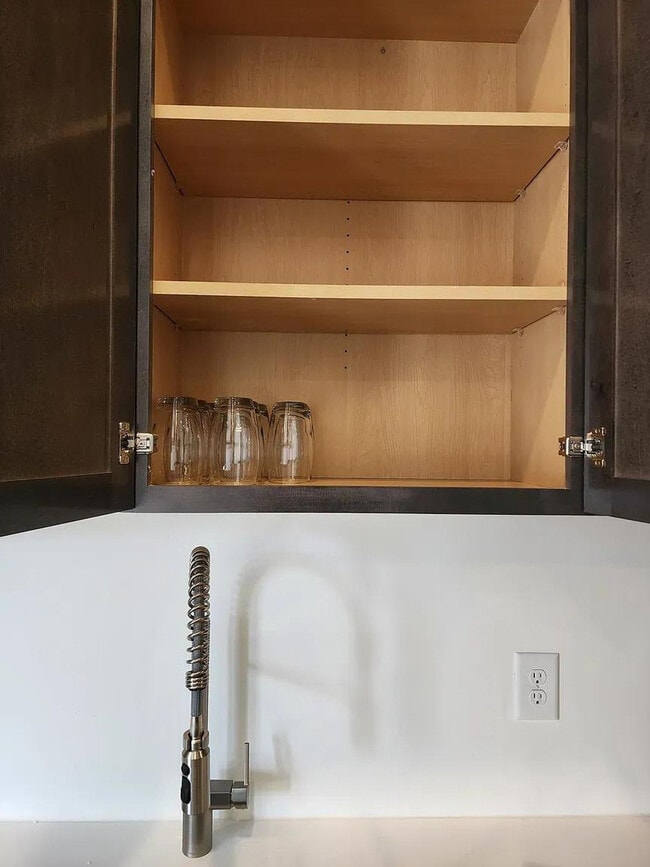 Building Photo - 1680 Memorial Dr SE