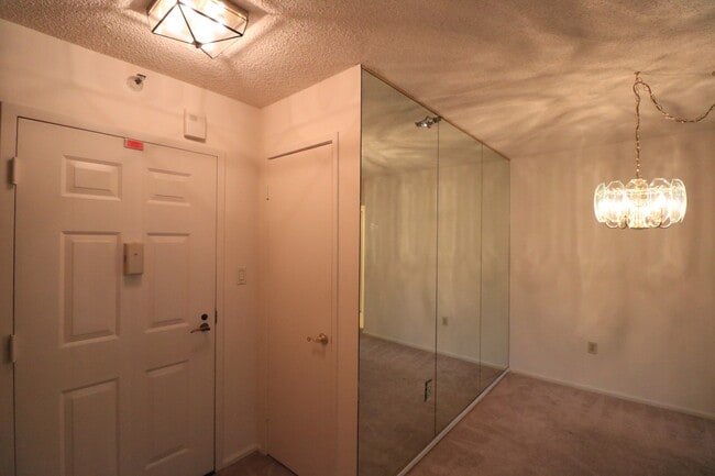 Building Photo - 15107 Interlachen Dr