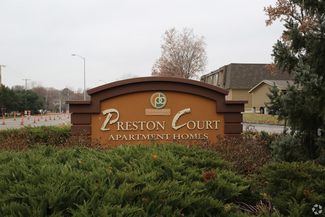 Preston Court Apartments Overland Park