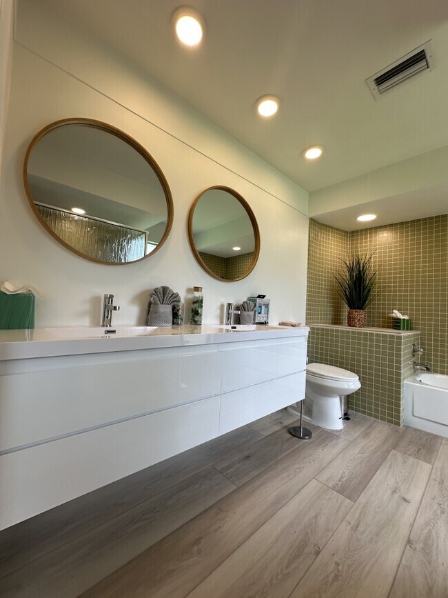 Building Photo - 2780 Landmark Dr