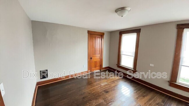 Building Photo - 118 Martz Ave