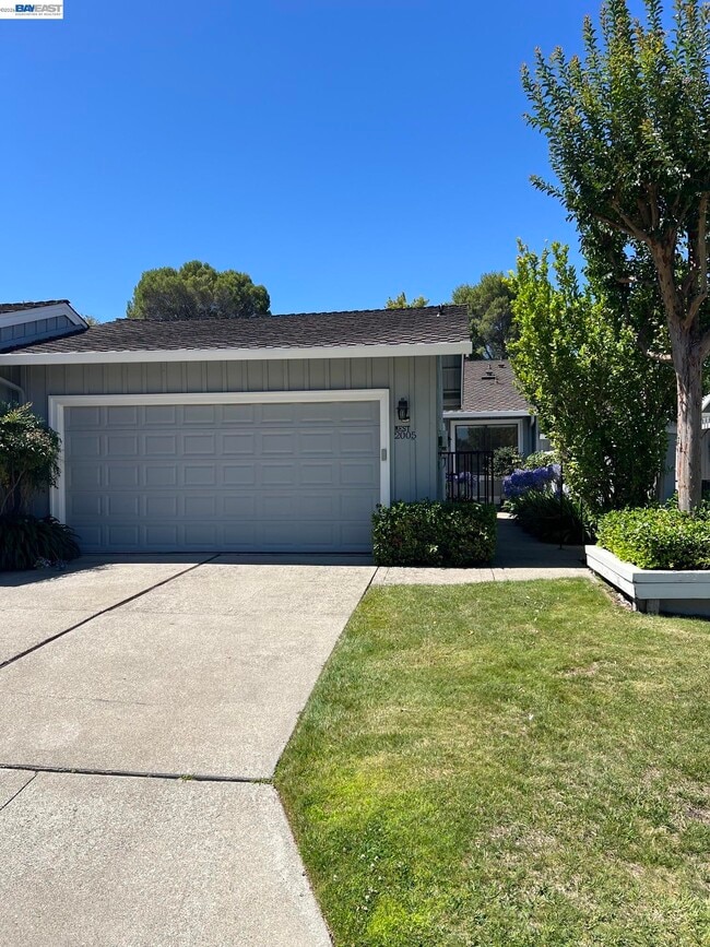 Building Photo - 2005 Rancho Verde Cir W
