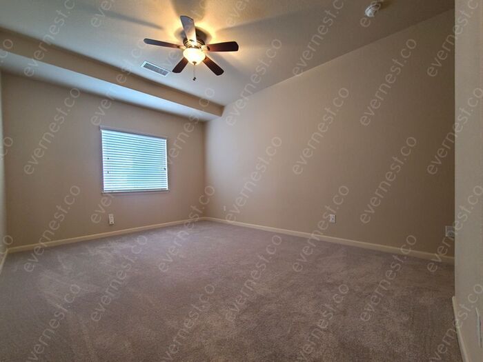 Building Photo - 1144 Rockhurst Dr