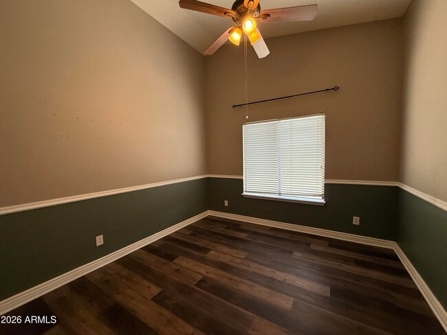 Building Photo - 902 W Sherri Dr