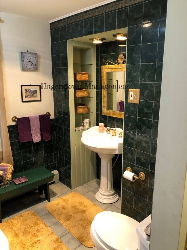Building Photo - 3 Bedroom Home in Picturesque Appalacian M...