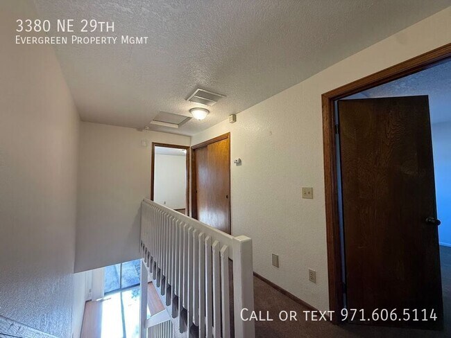 Building Photo - 3380 NE 29th St