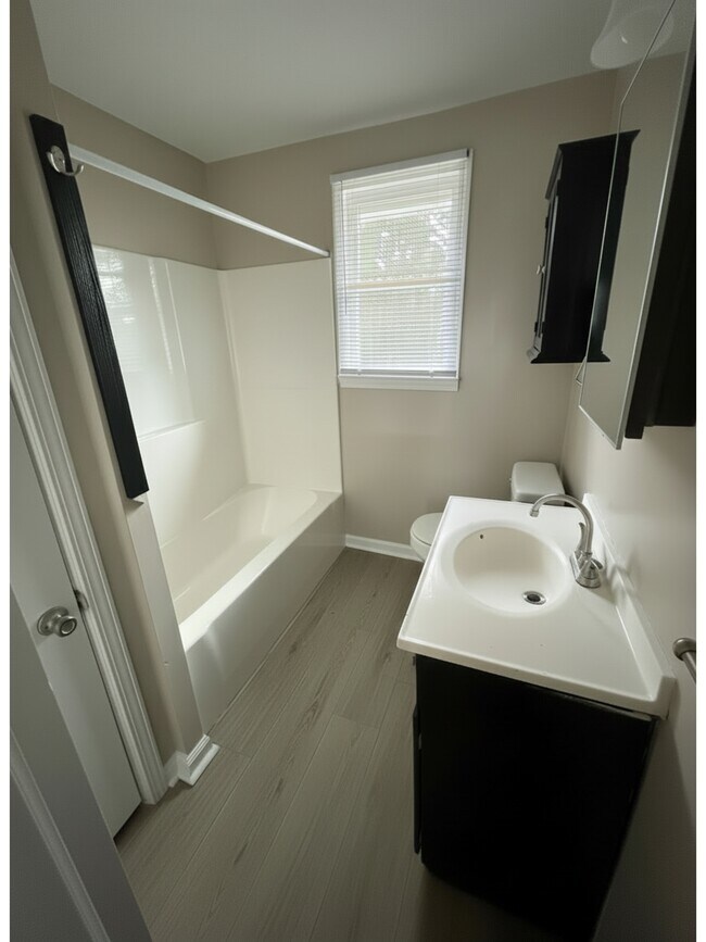 Building Photo - 5708 Edwina Dr