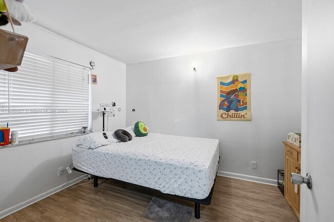 Building Photo - 428 Lakeview Dr