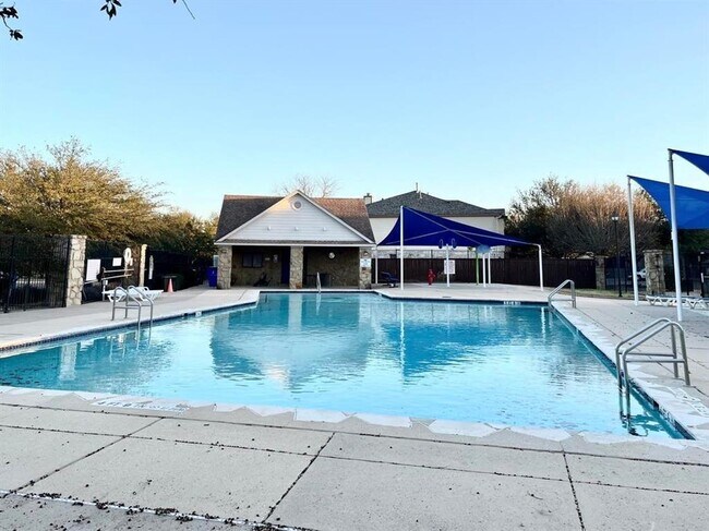 Building Photo - 2409 Romeo Dr