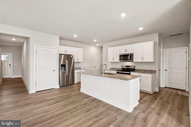 Building Photo - 107 Charing Cross Dr