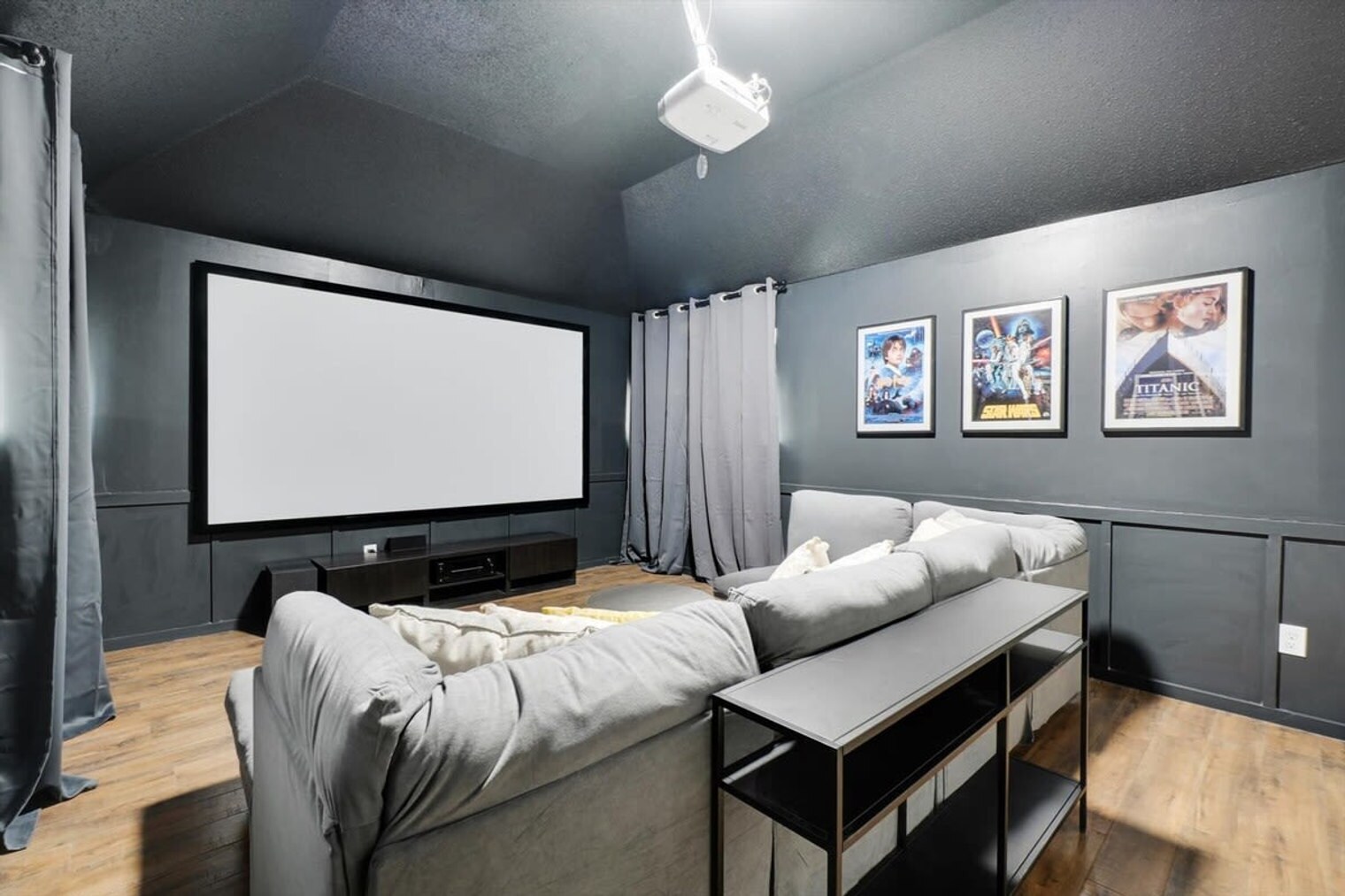 Building Photo - 2200 Glenbrook St