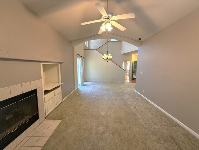 Building Photo - 342 Mission Serra Terrace