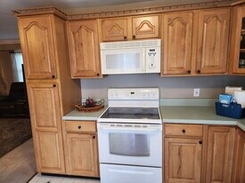 Building Photo - 1715 Lauterbach Rd