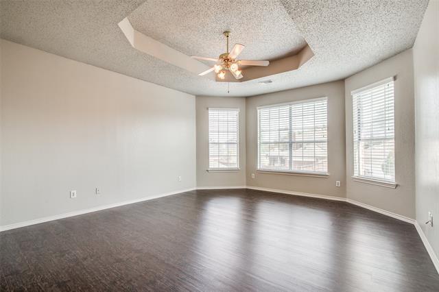 Building Photo - 1520 Eaglepoint Dr