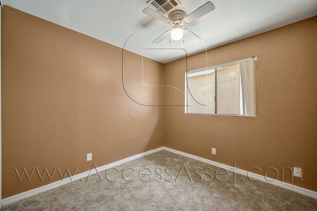 Building Photo - 52585 Avenida Velasco
