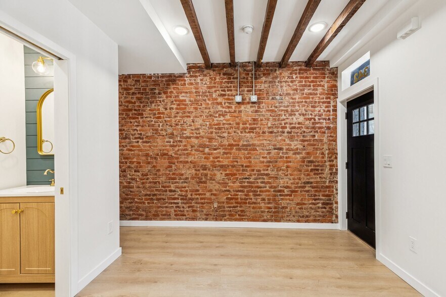 Living room - 1342 S Stanley St