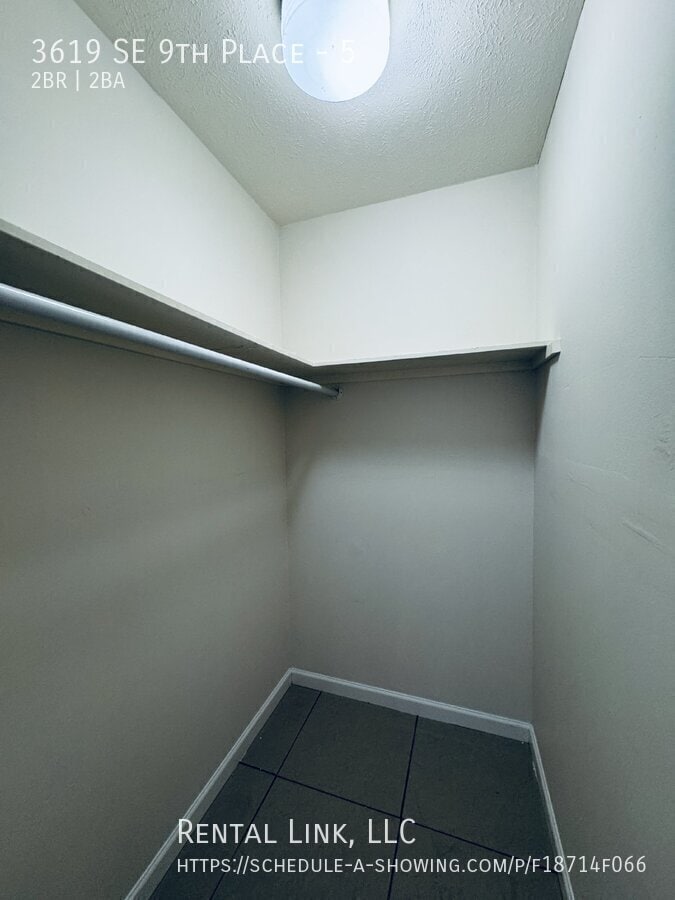 Building Photo - 3619 SE 9th Pl