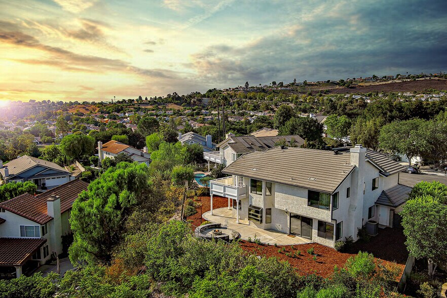 Building Photo - 2568 Picadilly Cir