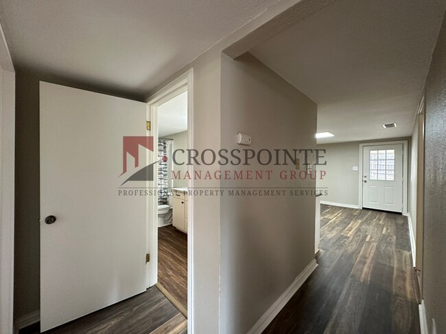 Building Photo - Available Now! 2 Bedroom 1 Bath Across fro...