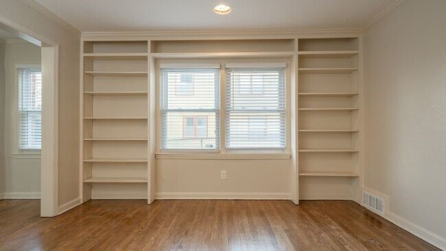 Building Photo - 629 E Meyer Blvd