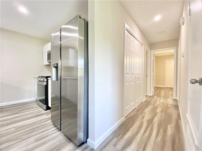 Building Photo - 2110 Blue Meadow Dr