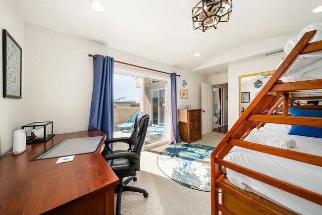 Building Photo - 3464 Carlsbad Blvd